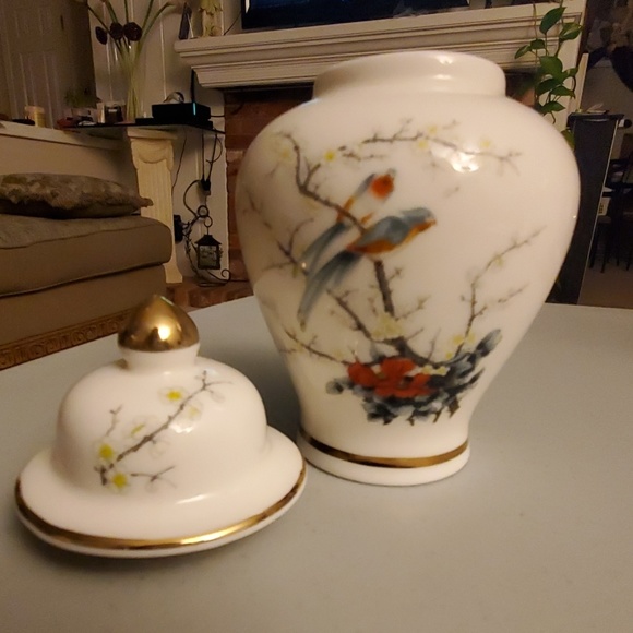 Jay fine China Orient Ginger jar bird's of… - Picture 2 of 6